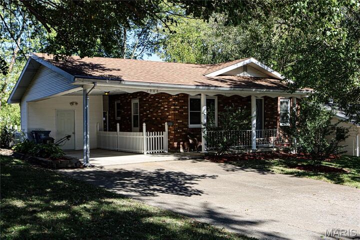 1906 Yale Drive  Scott City MO 63780 photo