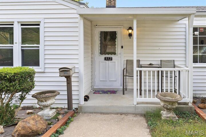 Property Photo:  312 E Ofallon Drive  IL 62232