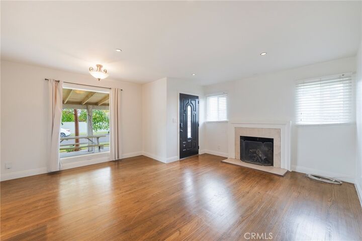 Property Photo: 1040 W Acacia CA 92868