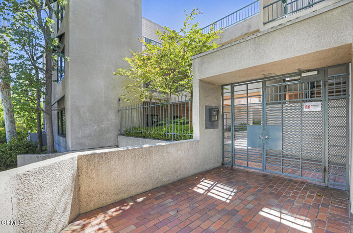 Property Photo:  1310 E Orange Grove Boulevard 124  CA 91104