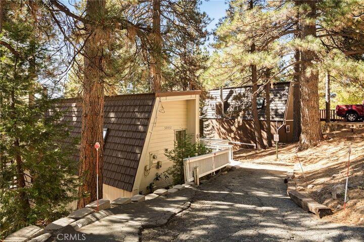 Property Photo:  30951 Glen Oak  CA 92382 