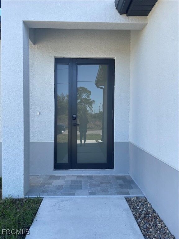 Property Photo:  2907 Colin Avenue S  FL 33976