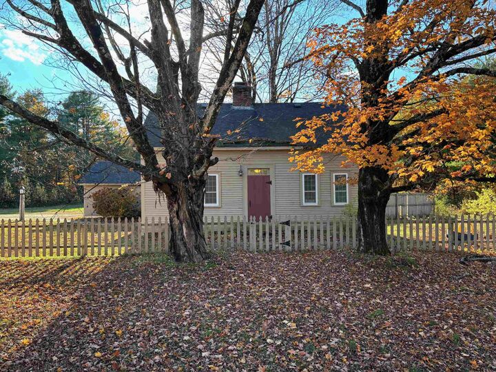 Property Photo: 6 Hartshorn Lane NH 03278