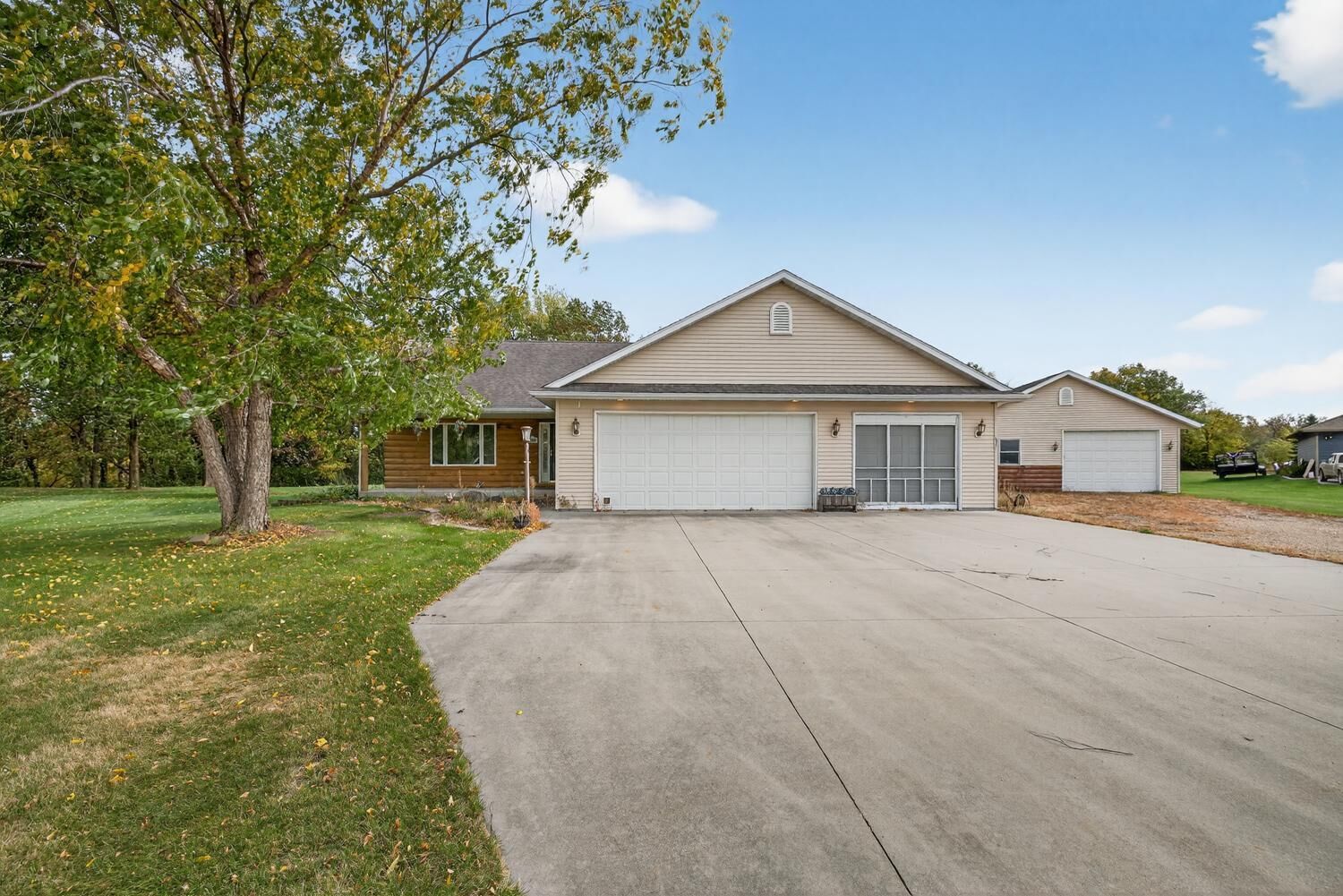 Property Photo:  35439 Eagle Ridge Court  MN 55041 