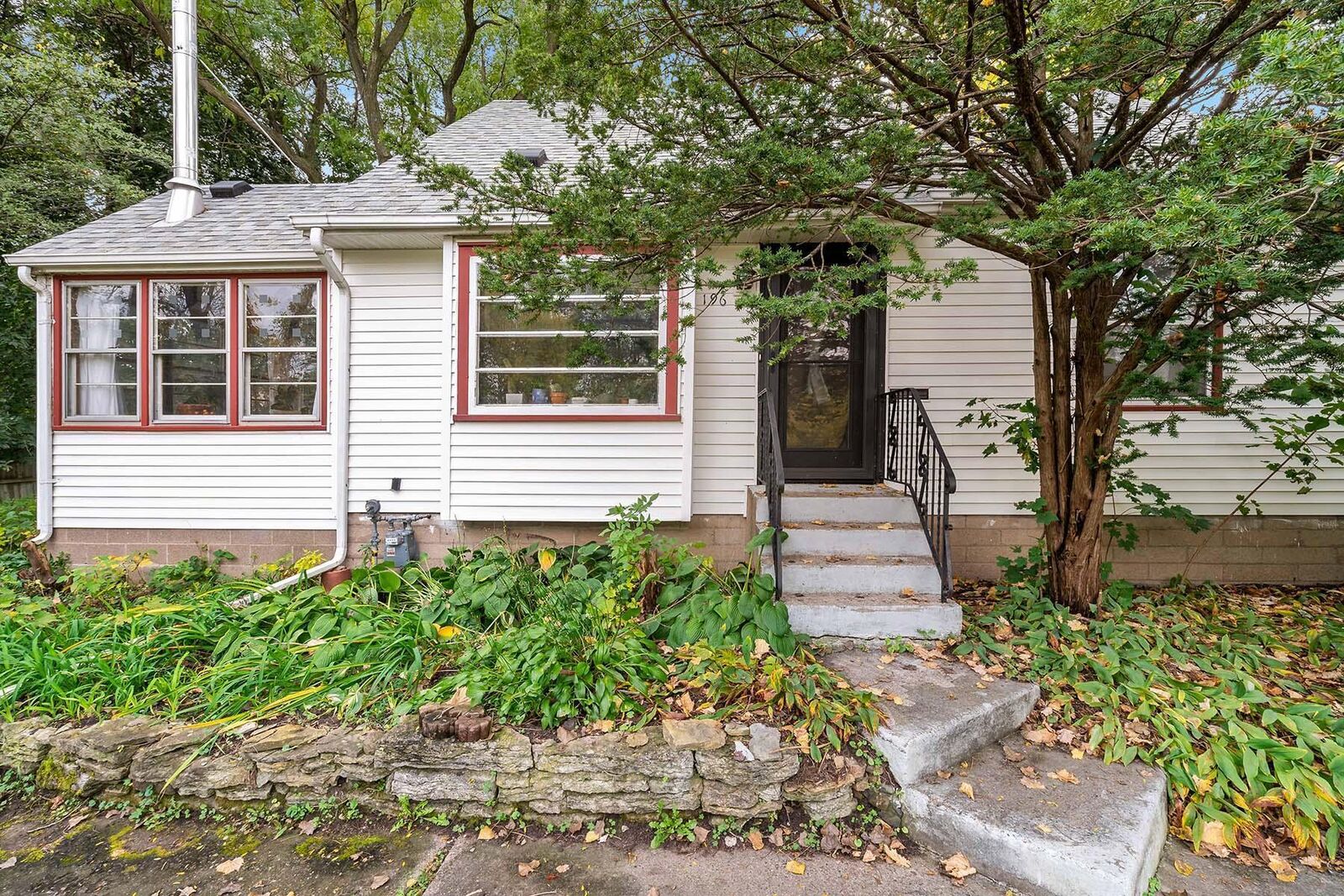 Property Photo:  196 Page Street W  MN 55107 