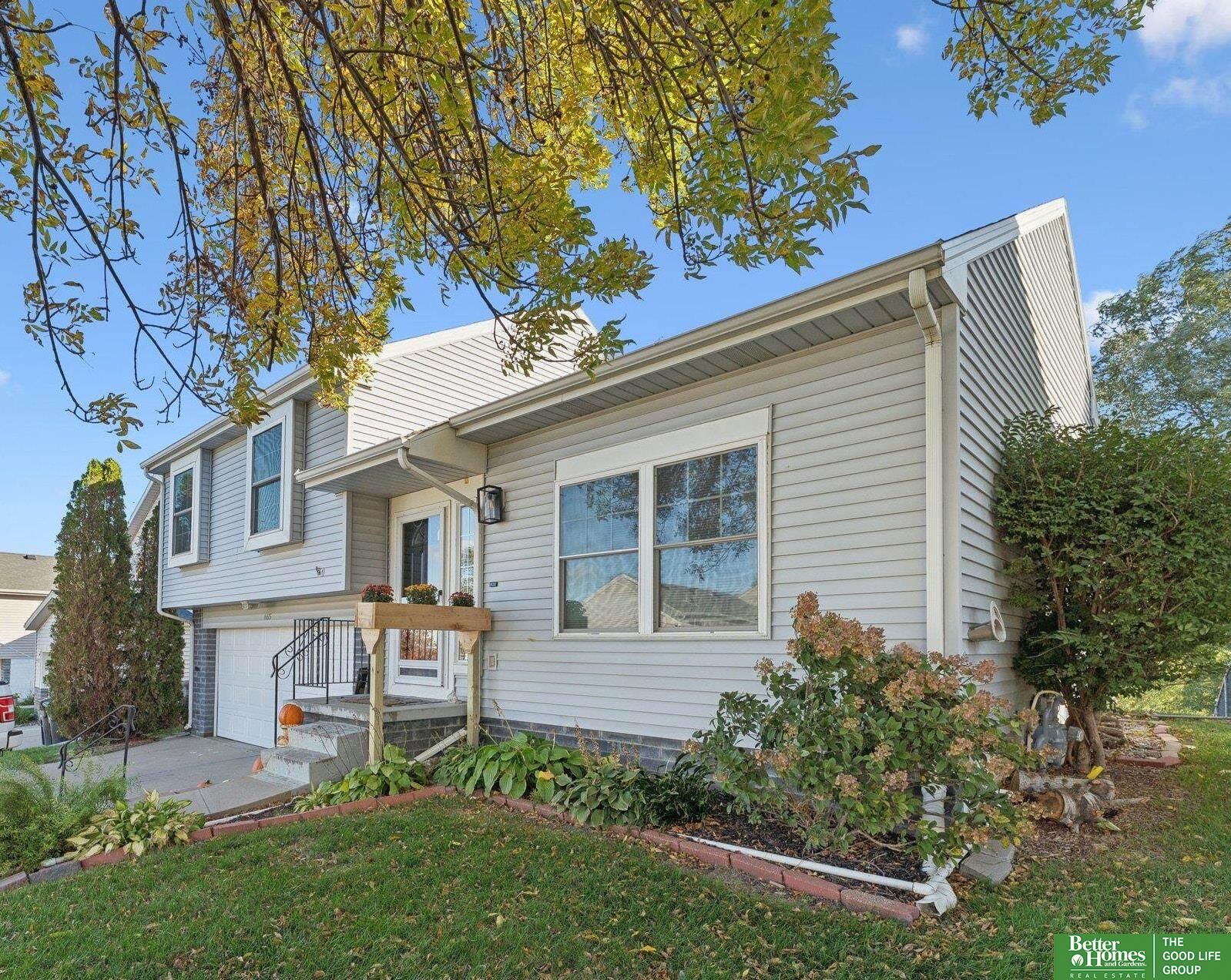 Property Photo: 6615 N 78 Avenue NE 68122