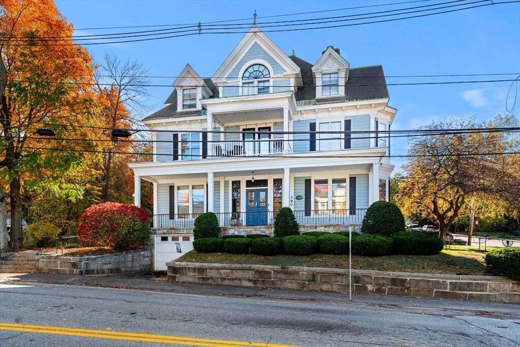 Property Photo:  390 Pawtucket St 1  MA 01854 