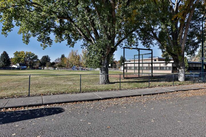 Property Photo:  204 Corvette Crescent S  AB T1J 3X8