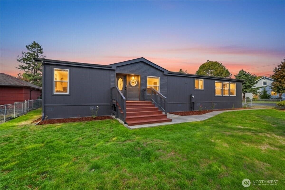 Property Photo:  385  Front Avenue NW  WA 98611
