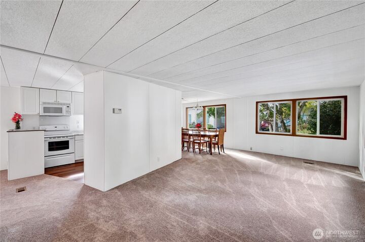 Property Photo:  18425 NE 95th Street 146  WA 98052 