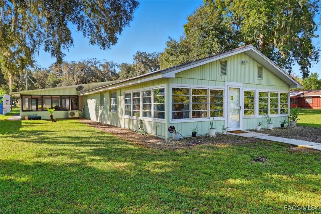 Property Photo: 11641 E Salmon Drive FL 34436