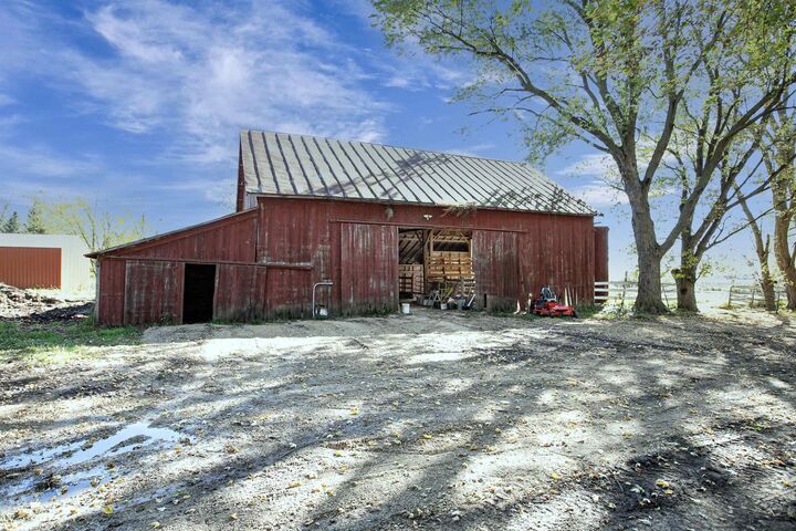 Property Photo:  6059 E Scott Street  WI 54963