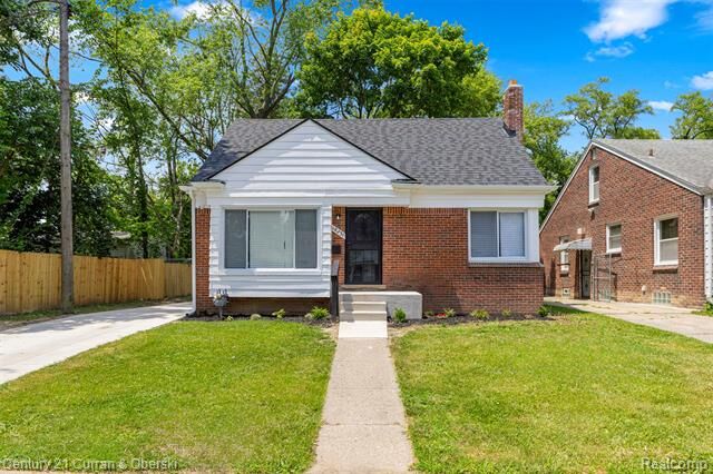 18231 Stahelin Avenue  Detroit MI 48219 photo