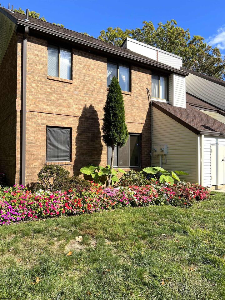 Property Photo:  1 Country Magnolia Ln 1  NJ 08234