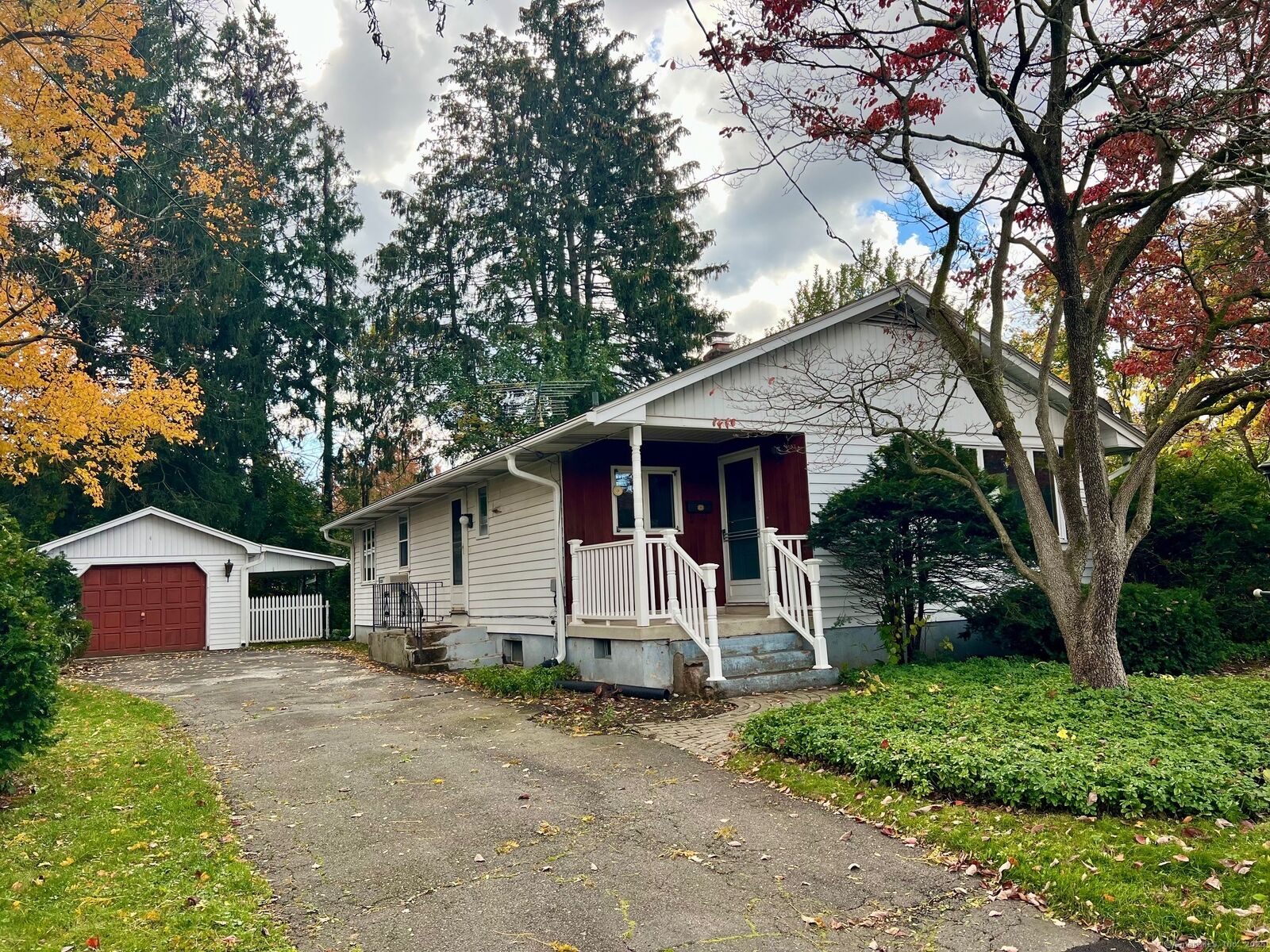 Property Photo:  4 Harding Street  CT 06040 