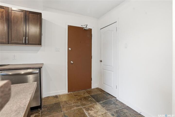 Photo de la propriété: 833 B Avenue N 13 SK S7L 1E5