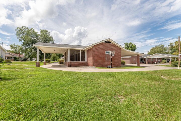 Property Photo: 319 E Hampton Street SC 29047