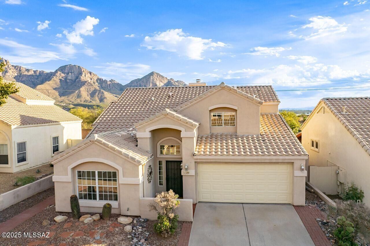 Property Photo:  1320 E Equinox Place  AZ 85737