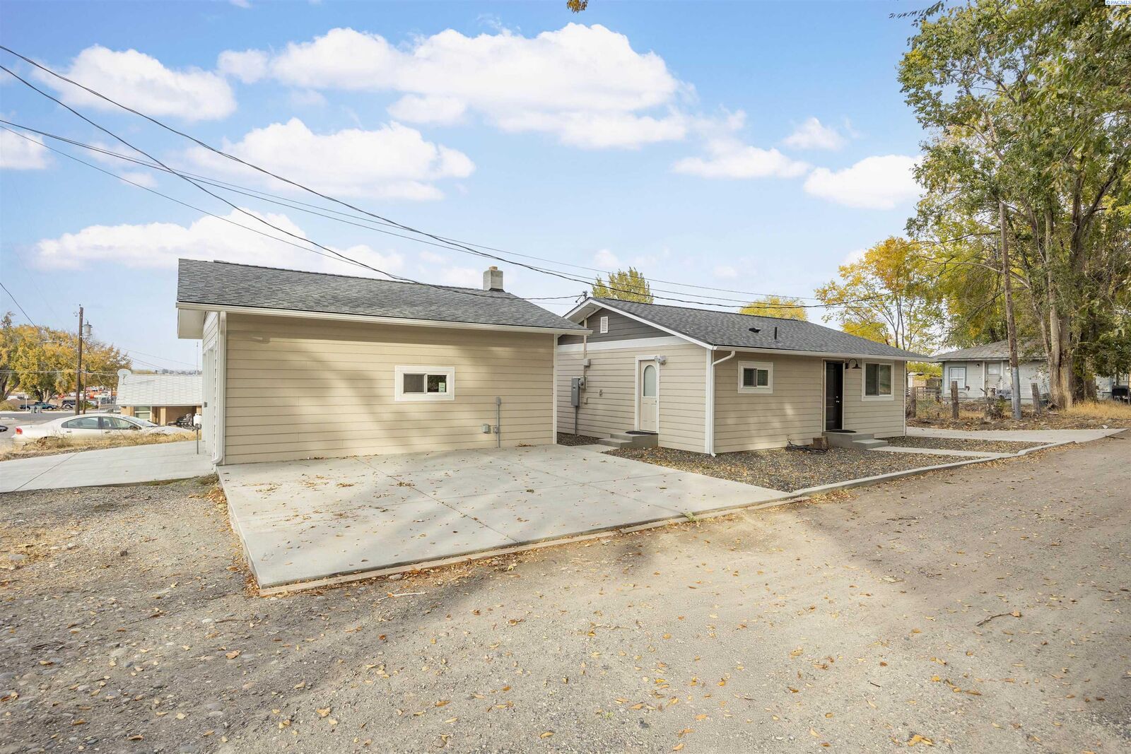 Property Photo:  1330 Louisiana Ave  WA 99352 
