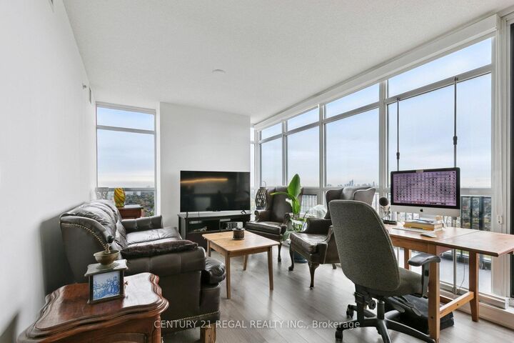 Property Photo:  830 Lawrence Avenue W 2707  ON M6A 0A2