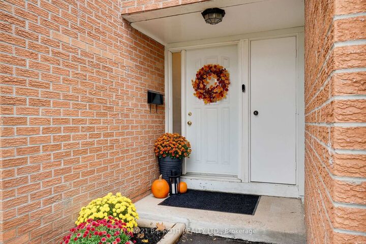 Photo de la propriété: 235 Steel Street 4 ON L4M 2H1