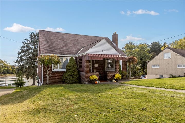 Property Photo:  2129 Vermont Ave  PA 15122