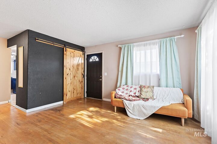 Property Photo:  1017 16th Ave  ID 83501