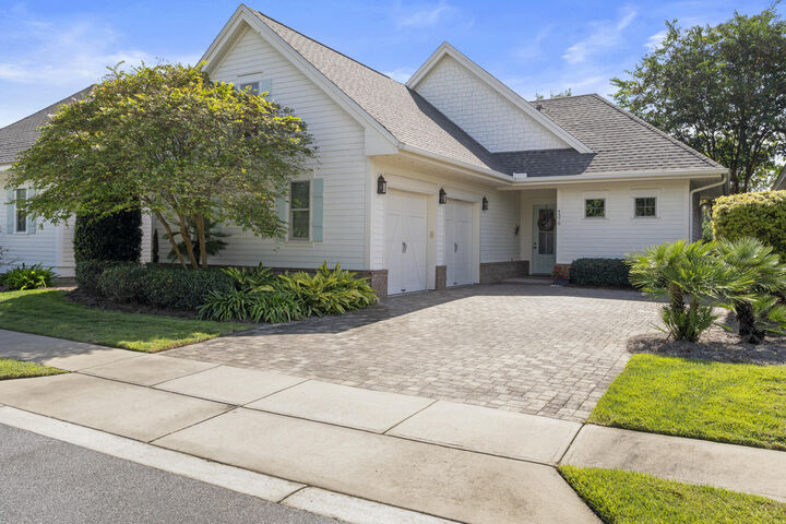 Property Photo:  4370 Filly Lane  FL 32541