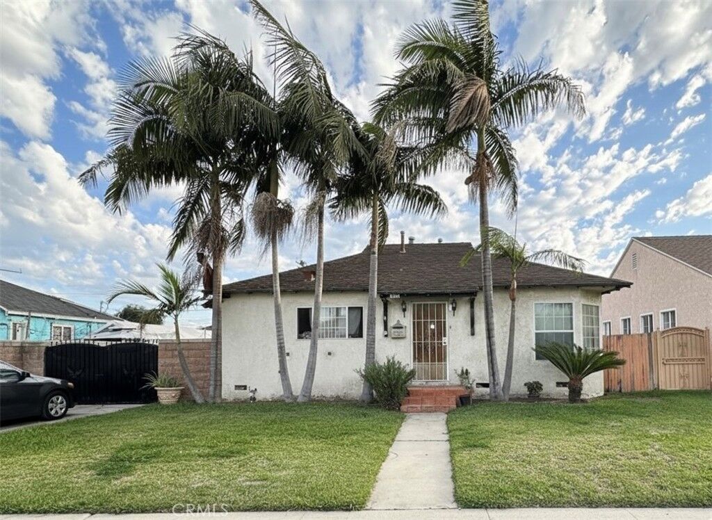 Property Photo:  1612 E Stockton  CA 90221 