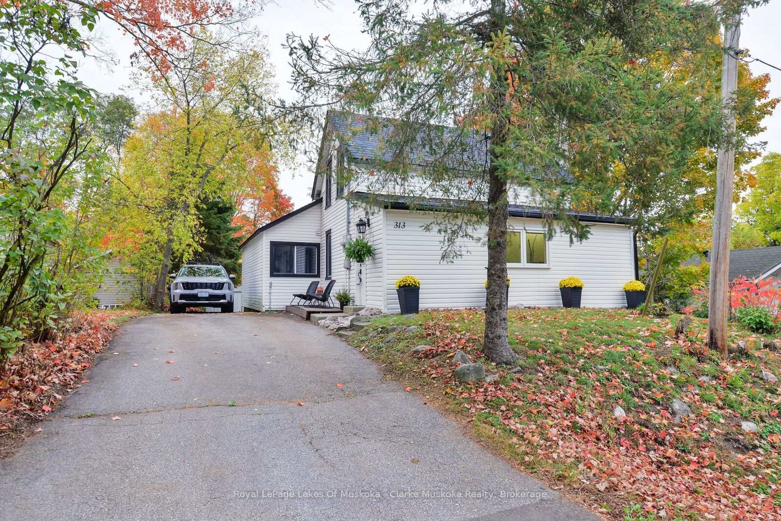 Property Photo:  313 Ouida Street  ON L0K 2C0