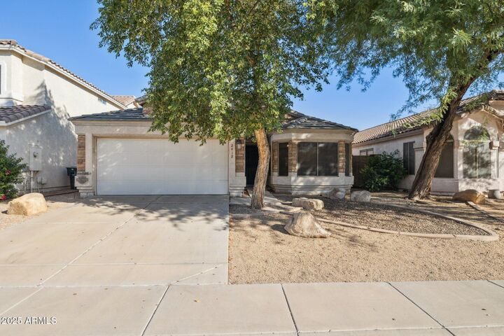 2412 E Rosemonte Drive  Phoenix AZ 85050 photo