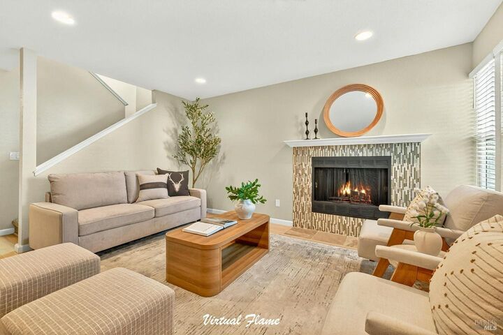 Property Photo:  985 Hacienda Circle  CA 94928 