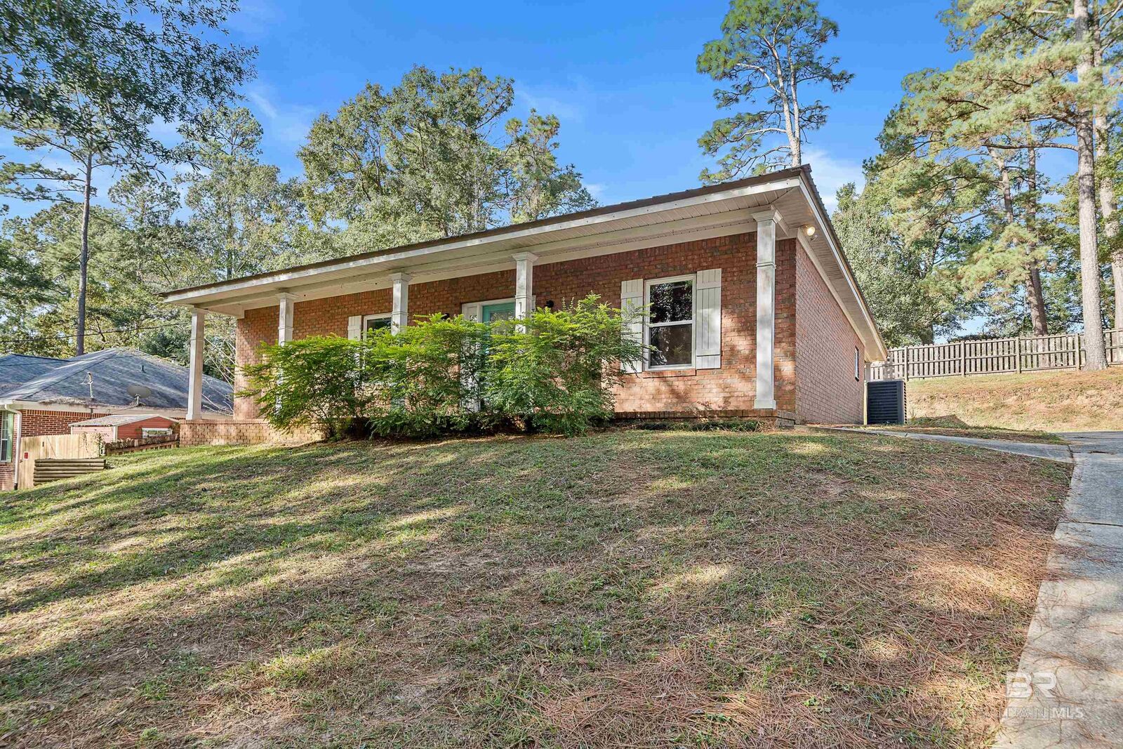Property Photo:  118 E Sara Avenue A  AL 36527 