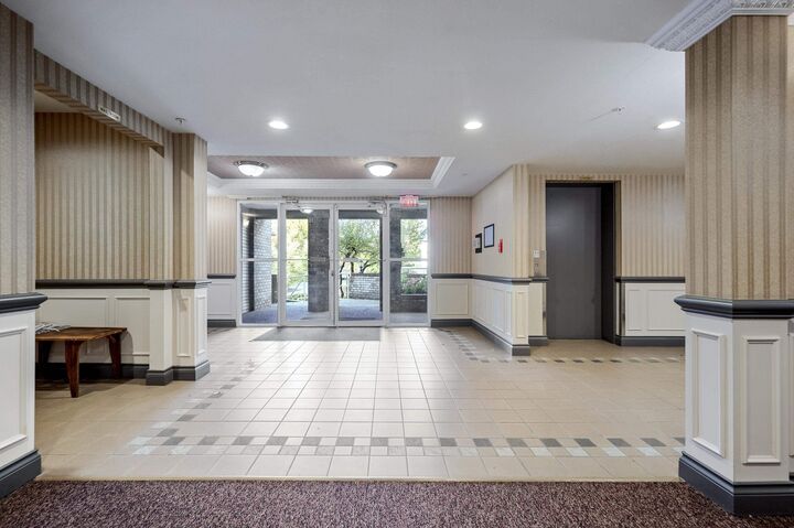 Photo de la propriété:  27358 32 Avenue 109  BC V4W 3M5