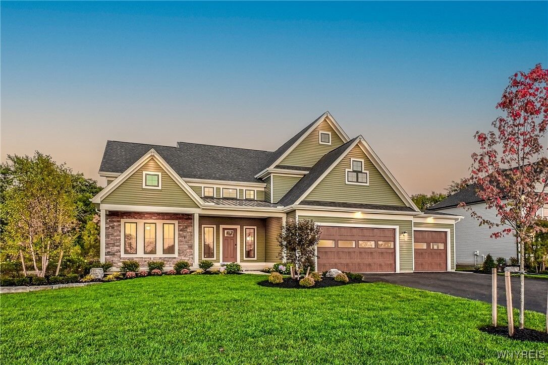 Property Photo:  5211 Kandefer'S Trail  NY 14221