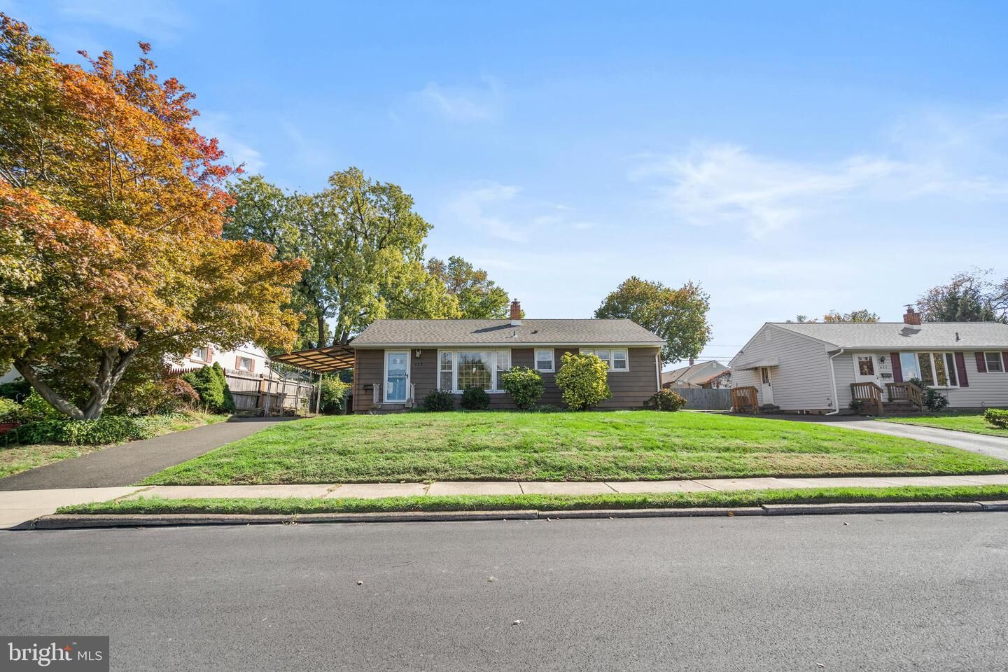 Property Photo:  423 Barclay Avenue  PA 19067