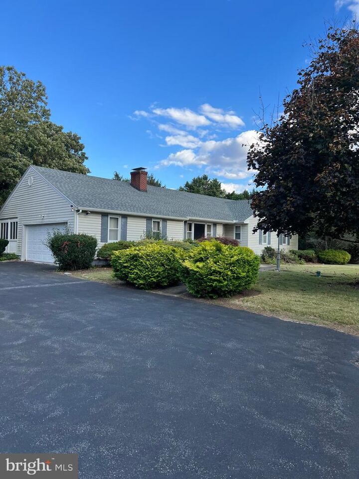 Property Photo:  794 Canterbury Road  DE 19963