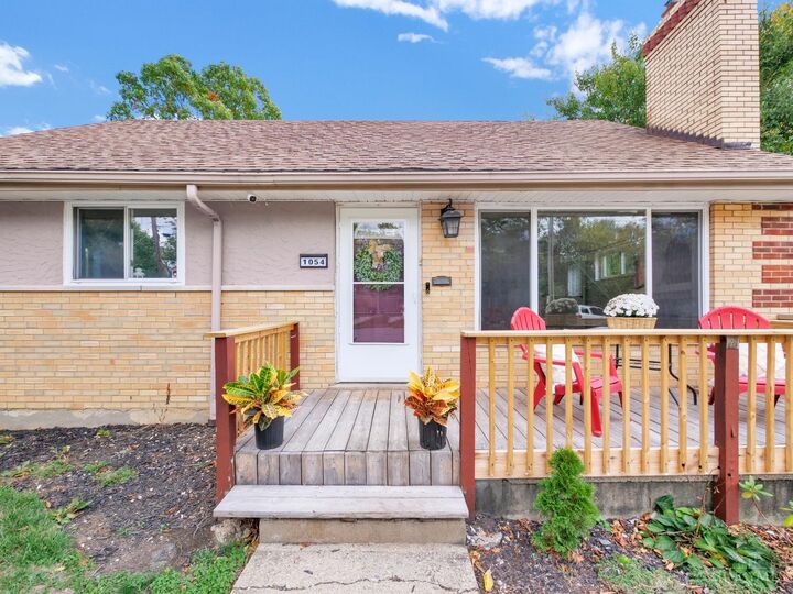 Property Photo:  1054 Grayview Court  OH 45224