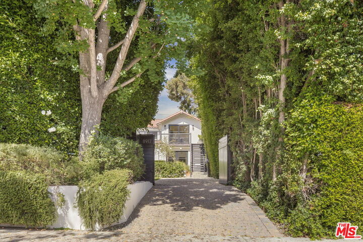 8917 Dorrington Ave  West Hollywood CA 90048 photo
