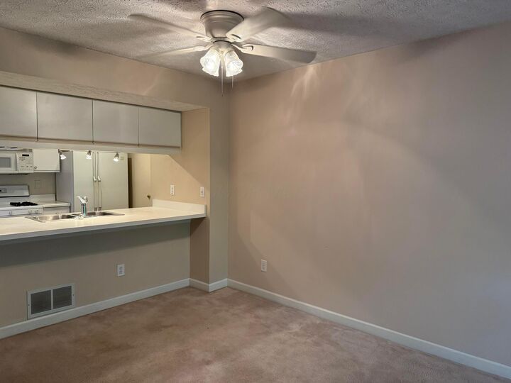 Property Photo: 1917 Ridgebury Drive OH 43026