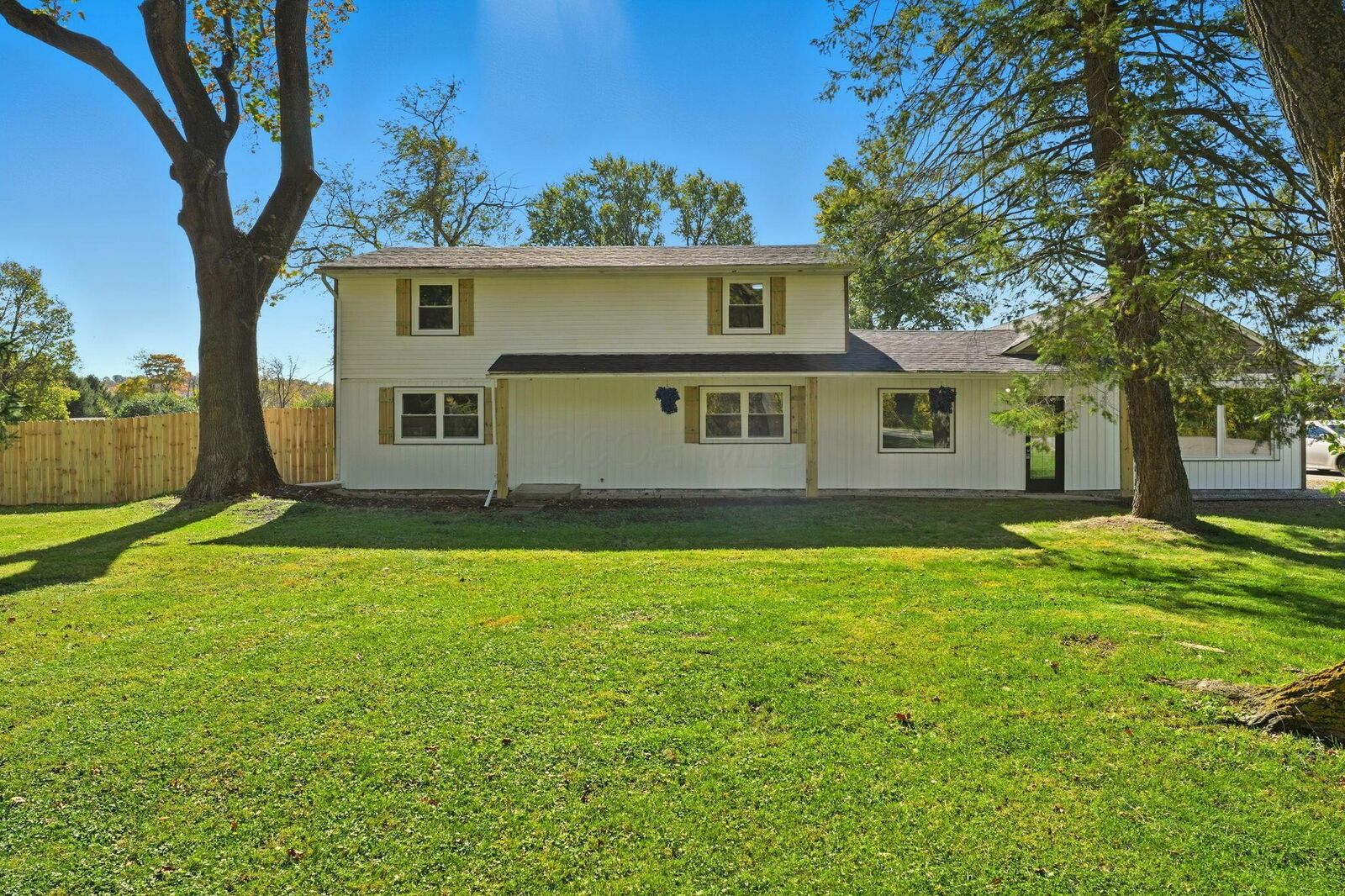 Property Photo:  110 Quarry SE Road  OH 43130