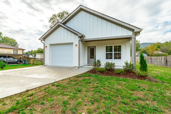 Property Photo:  125 Centro Street  TN 37419 