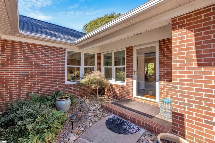 Property Photo:  3 Hearthstone Court  SC 29615