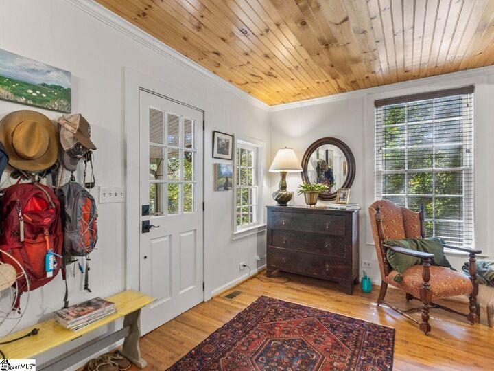Property Photo: 102 Lakemont Road SC 29635