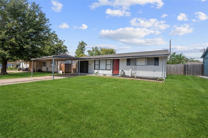 Property Photo:  1109 Pauline Avenue  TX 77502 