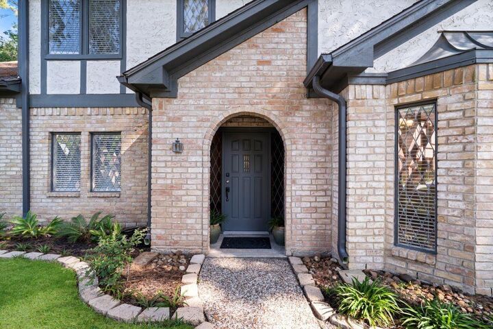 Property Photo:  5402 Summerfield Lane  TX 77379