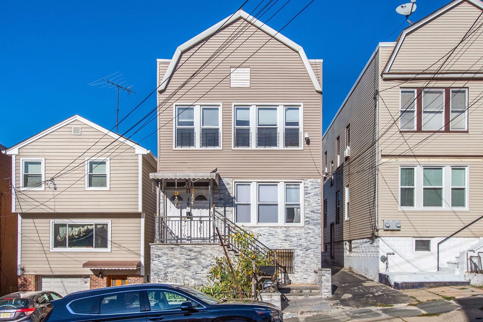 Property Photo:  46 Spruce St 2  NJ 07306 