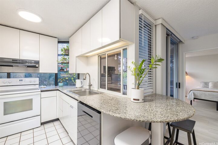 Property Photo:  1212 Nuuanu Avenue 307  HI 96817 