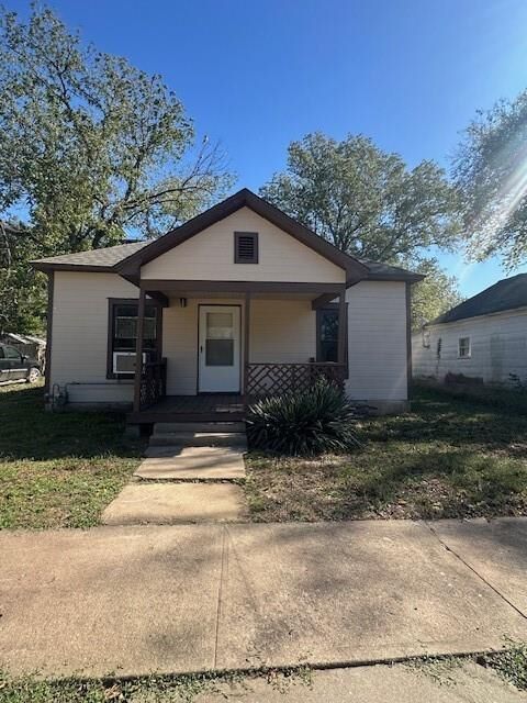 Property Photo:  528 S 13th Street  KS 67301 