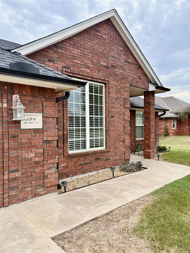 Property Photo:  1206 Hershel Dr  OK 73538